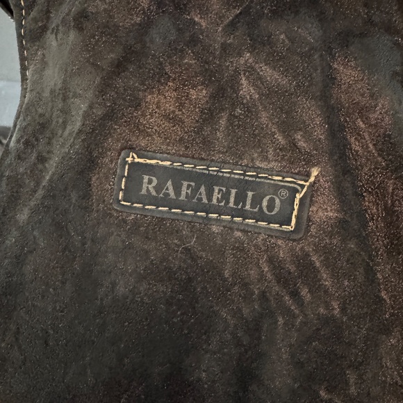 Gorgeous soft leather and real fur coat. Vintage but in like new condition - Picture 8 of 8